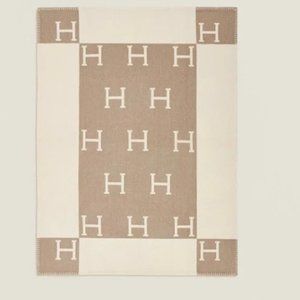 Authentic Hermes Avalon Baby Blanket Wool Cashmere in Noisette Moyen / Blanc